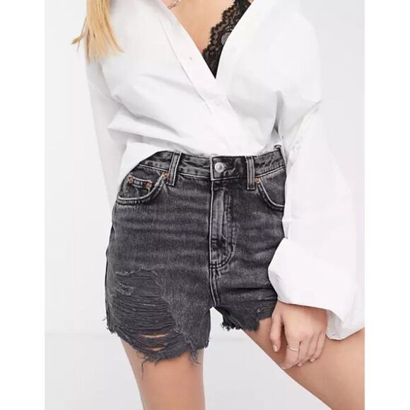 Topshop Sz. 6 Petite Washed Black Super-Rip Recycled Cotton Blend Denim Shorts - Picture 1 of 10